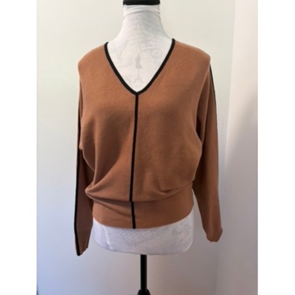 Premise Womens Camel Brown V-Neck Sweater Black Contrast Trim Size M